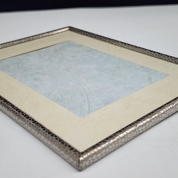 Vintage Antique Textured Silver Metal Picture Frame Embossed Leather Design - Picture 11 of 11